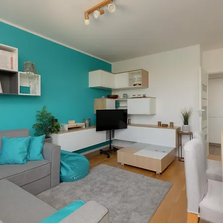 Metro Wilanowska With Parking By Renters * Varšava