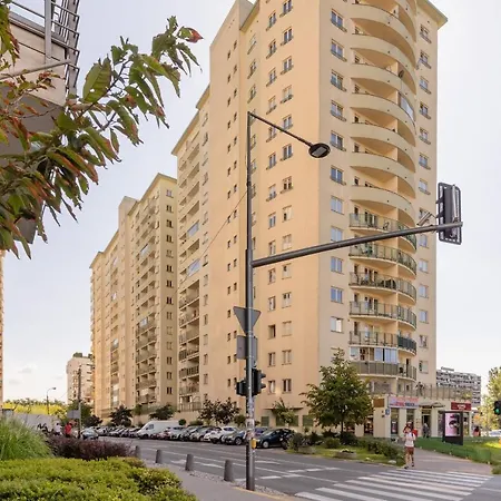 Metro Wilanowska With Parking By Renters