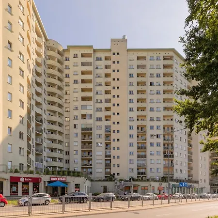Metro Wilanowska With Parking By Renters Apartamento