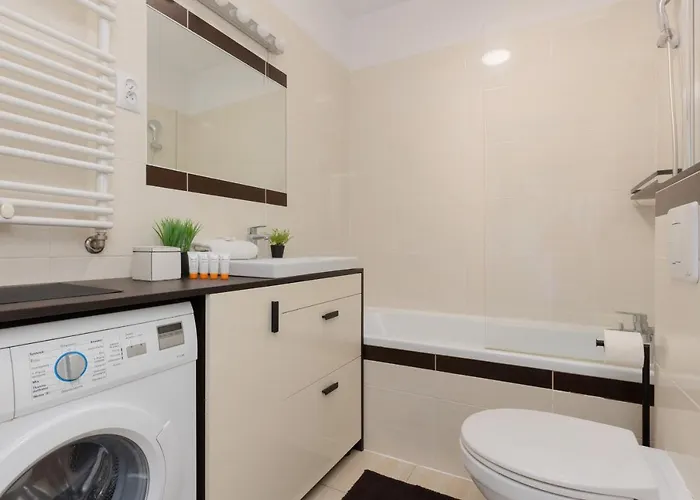 Metro Wilanowska With Parking By Renters *