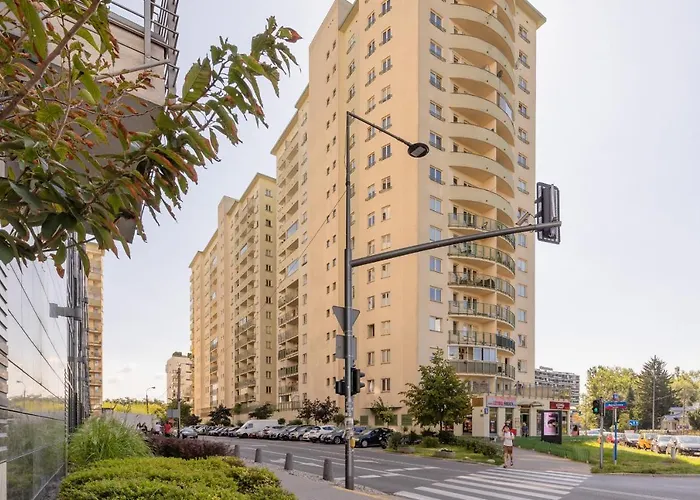 Metro Wilanowska With Parking By Renters